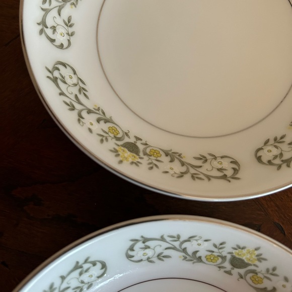 Sterling Fine China, Japan, Florentine 6 BerryBowls - Picture 9 of 11